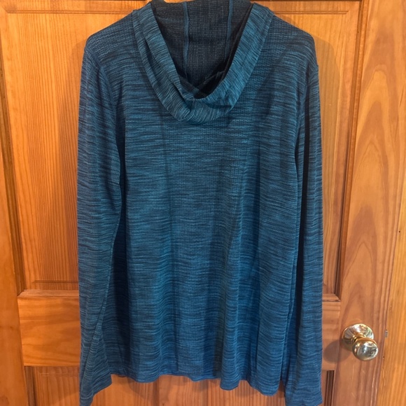 Men’s Under Amour Heatgear Hoodie - Picture 3 of 3